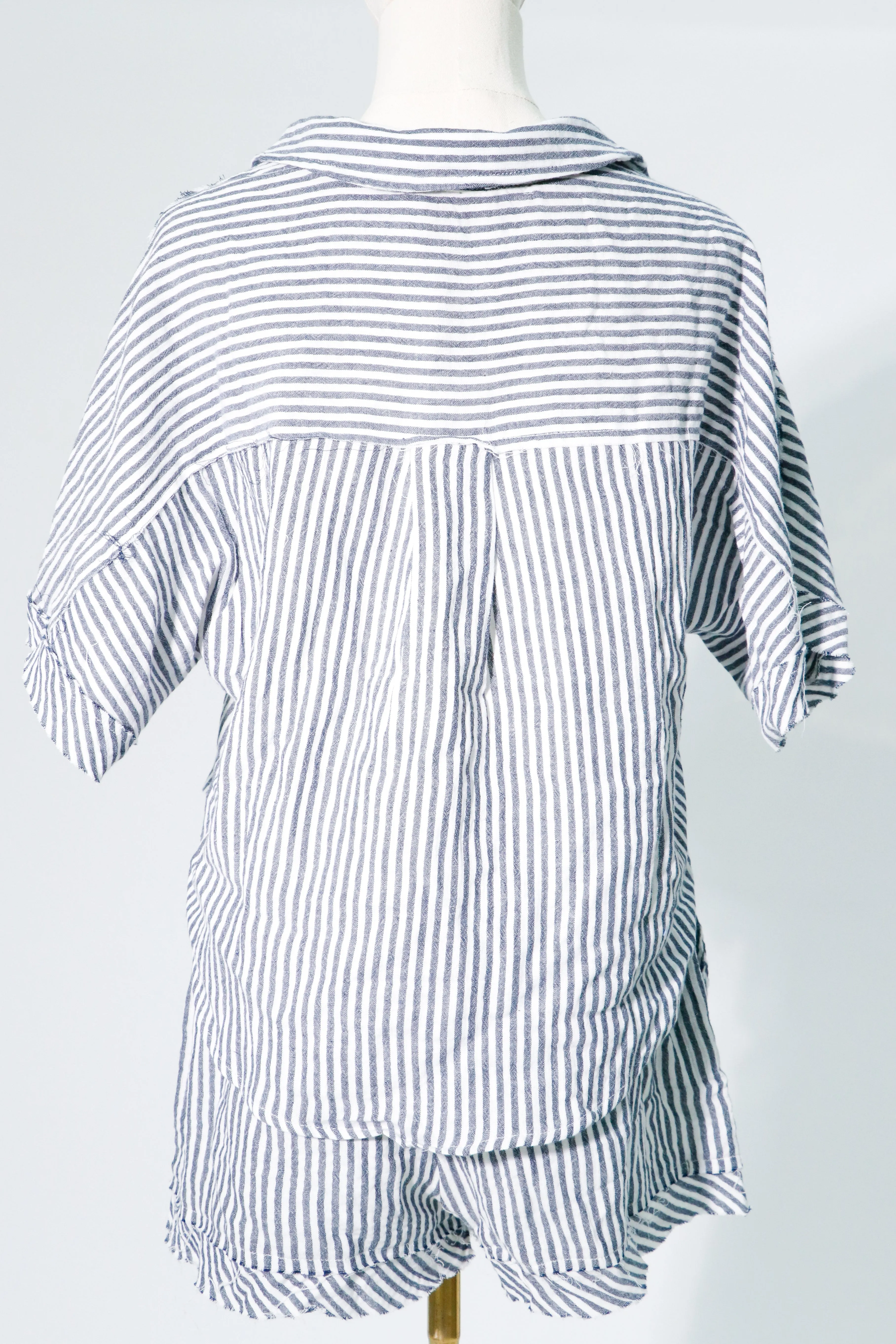 top button down  and short set